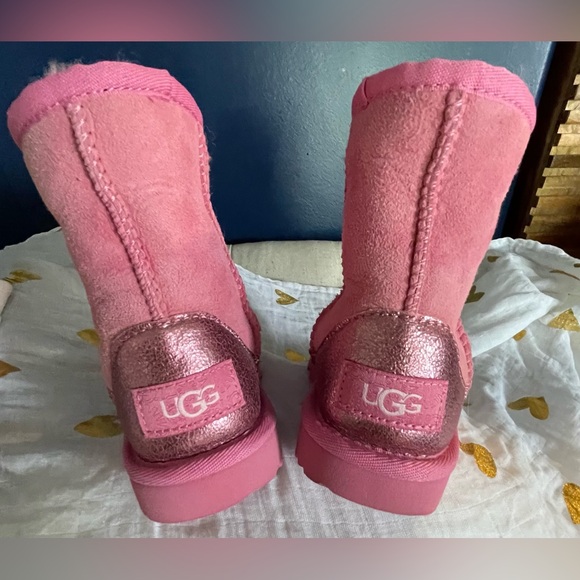 UGG - Boots Girls Kids Pink Fluffy Suede Metallic ankle super soft real fur-NWT - Picture 3 of 9